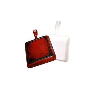 Pair prizer-ware ss 1090 enamled castiron in red and white